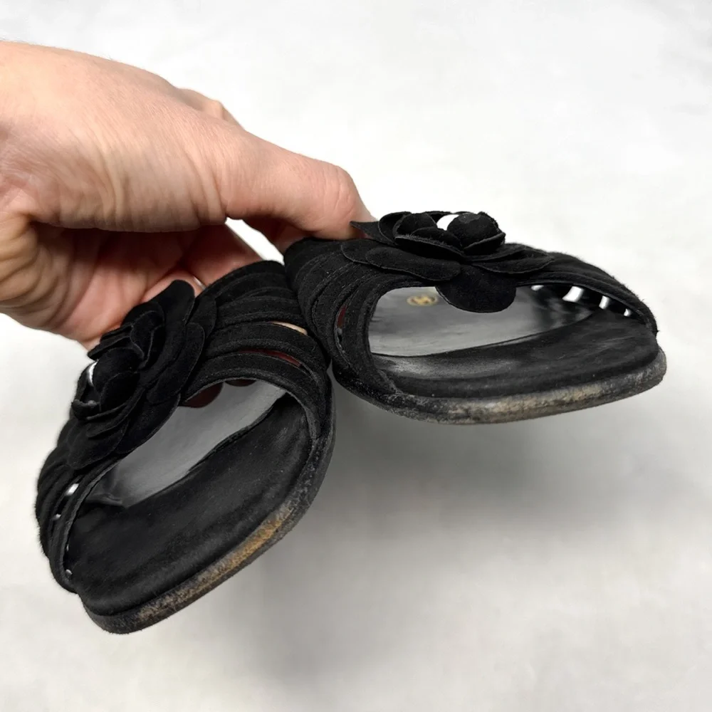 CHANEL Vintage Y2K Camellia Suede Flower Strappy Flat Slide Mule Sandals Black
